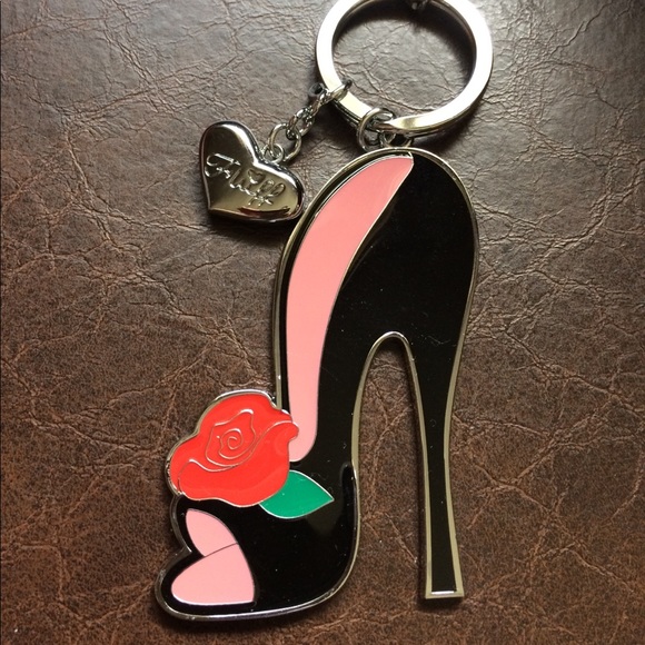 Fluff cosmetic bag & keychain set - Picture 4 of 6